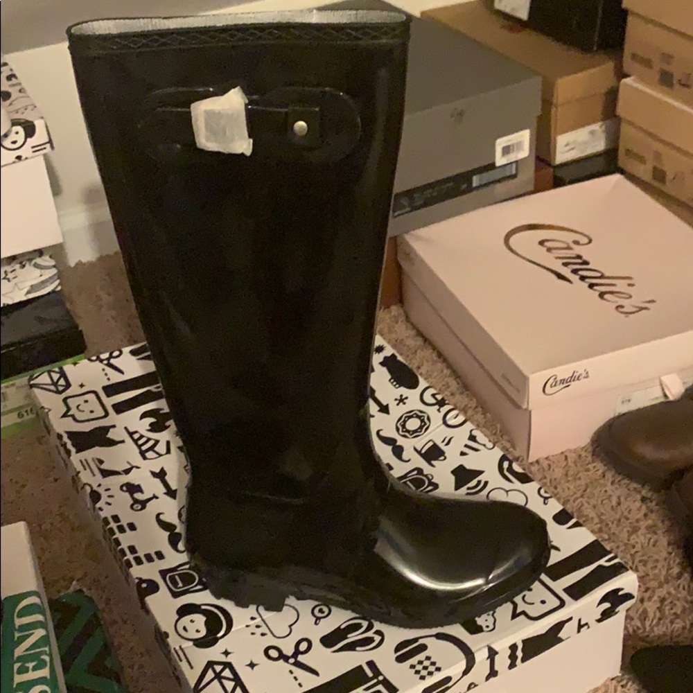 Black rain boots
